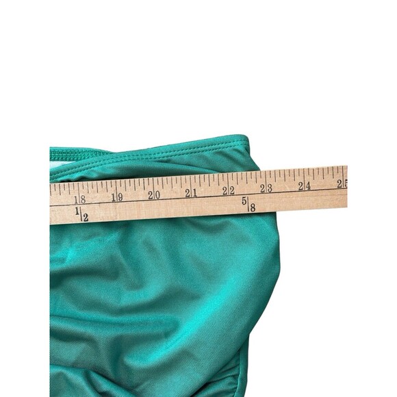 PrettyLittleThing Plus Green Hammered Trim Bikini Top Women's Size 22 US New! - Picture 9 of 9